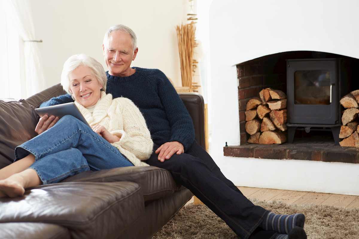 senior-couple-living-room